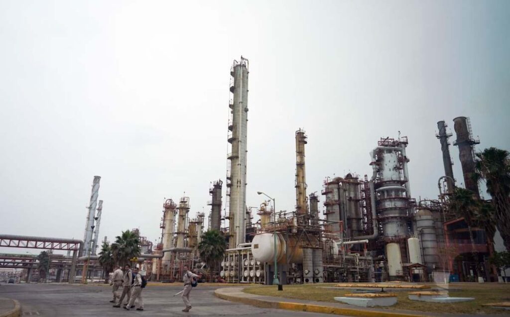 AMLO asegura que refinería de Cadereyta, en Nuevo León, no contamina