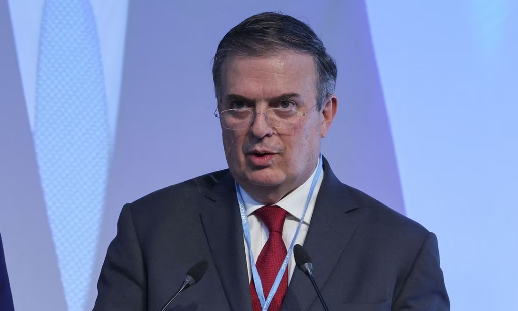 Marcelo Ebrard condena las acusaciones de la DEA a AMLO