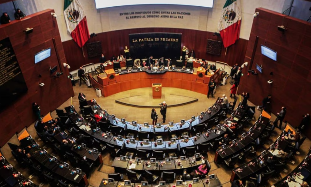 Empleados piden a Senado intervenir ante despidos de empresa inglesa