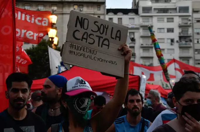 Al menos 18 personas fueron detenidas en las últimas protestas contra Milei en Argentina