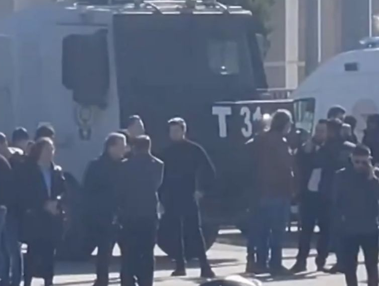 Atentado en Palacio de Justicia de Estambul deja tres personas muertas y cinco heridas