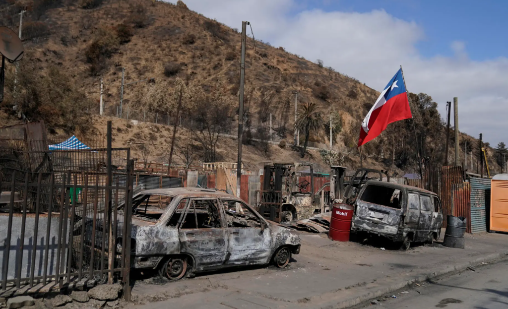 Chile prevé que los daños causados por los incendios duren «un par de años»