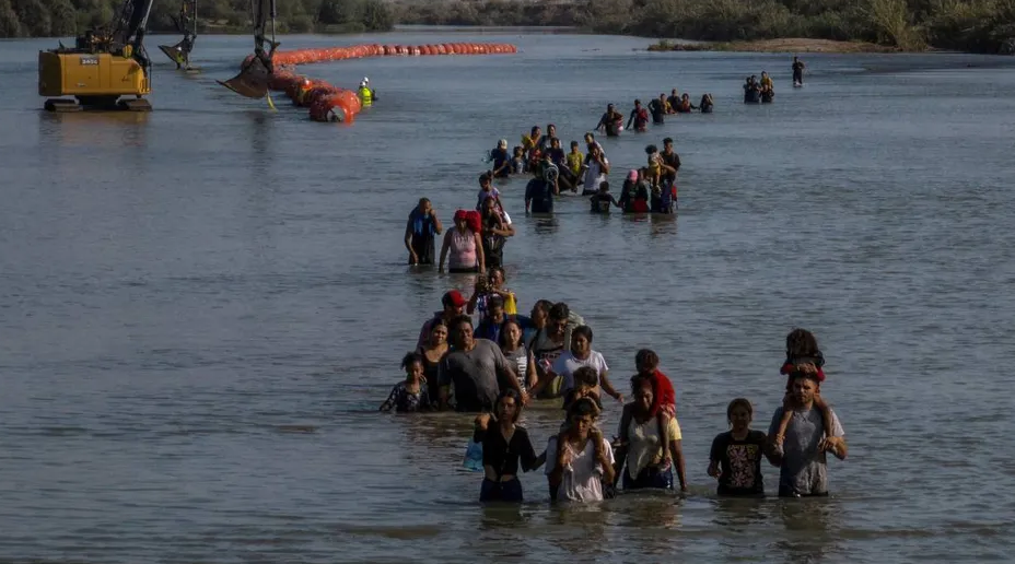 Texas demanda a organización por refugiar a migrantes