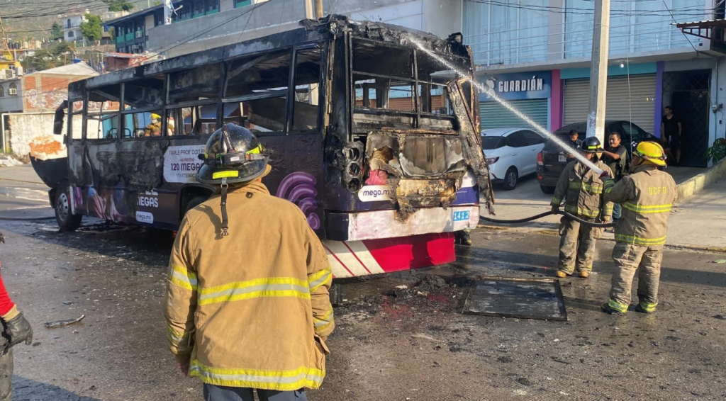 Vuelven a atacar servicio de transporte público en Acapulco