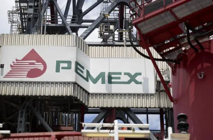 Un muerto y nueve heridos, el saldo de un incendio en plataforma de Pemex