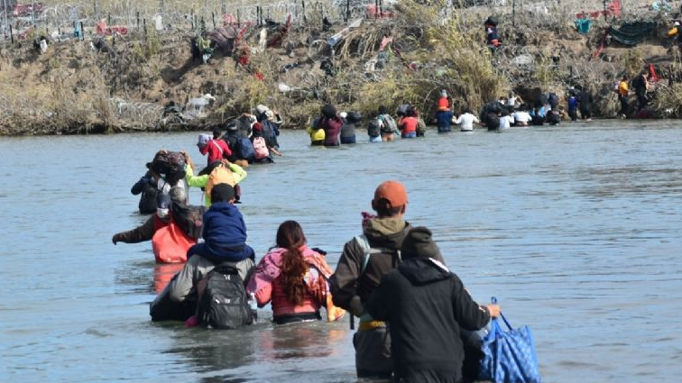 En Arizona, buscan legalizar fuerza letal hacia inmigrantes que crucen ranchos privados