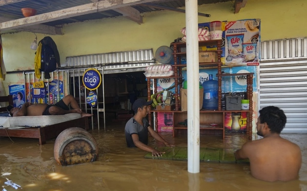 Declaran desastre tras inundación por desborde de río en Cobija, Bolivia
