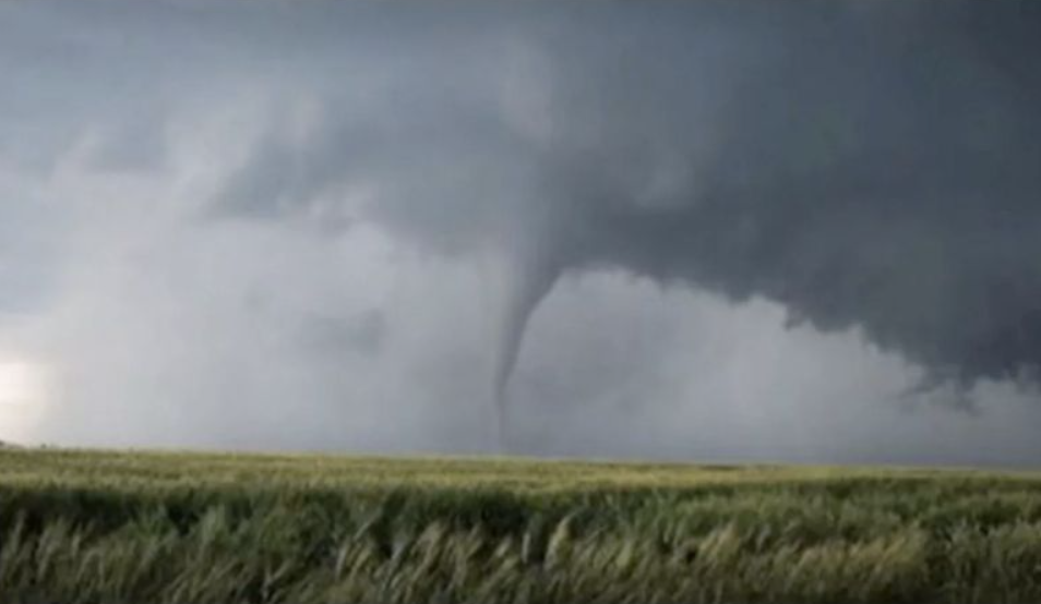 Viajero del tiempo advierte de catastrófico evento climático este fin de semana