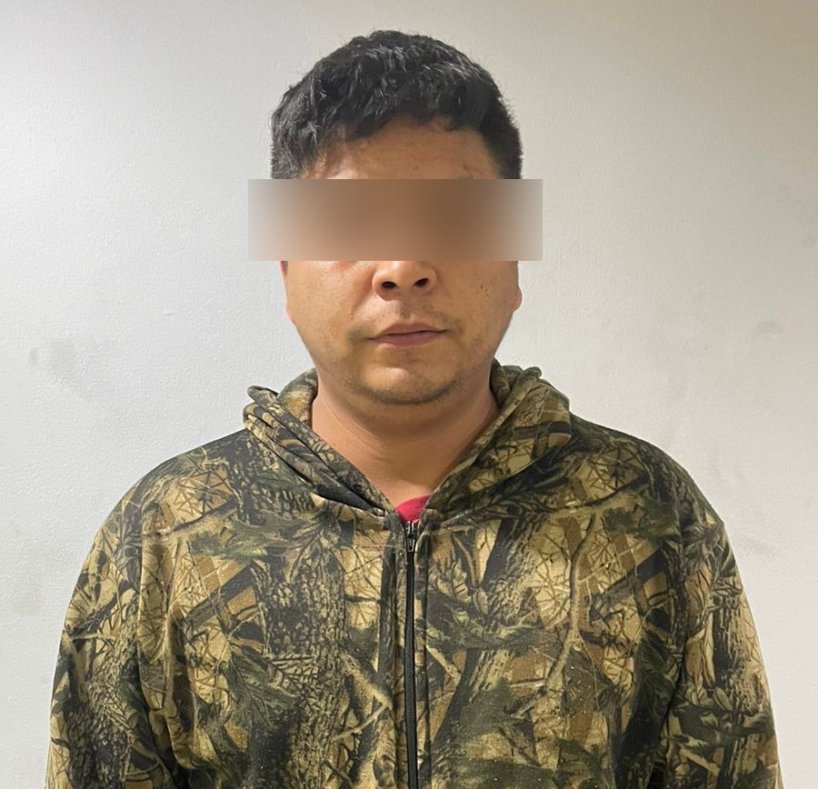 Amagó con arma a mujer para quitarle su vehículo 