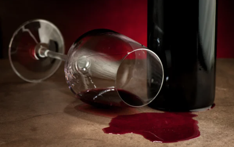 Derrame de vino valorado en 2.7 mdd causa caos en España