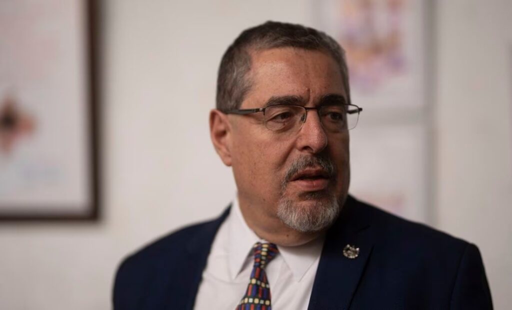 Tribunal de Guatemala ratifica suspensión del partido del presidente Arévalo
