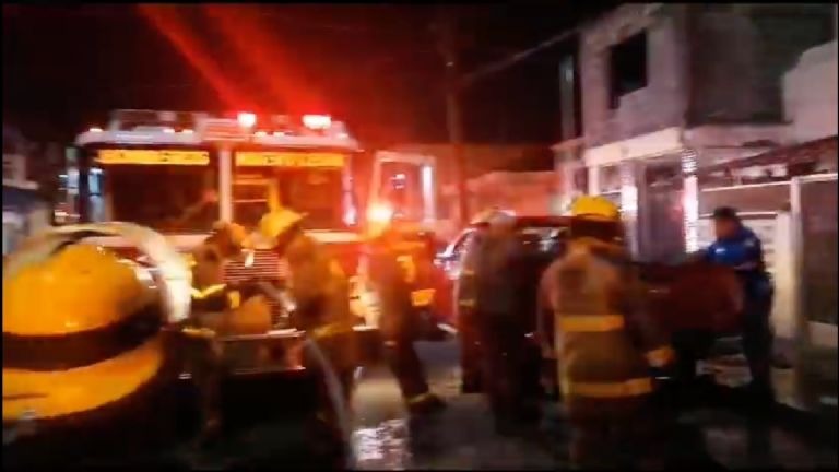 Madre salva a sus hijos y muere en incendio en Nuevo León