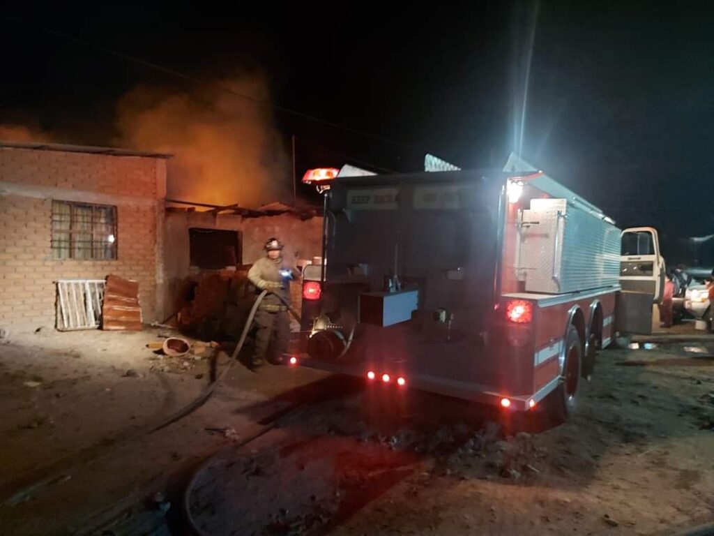 Se registra incendio de casa habitación
