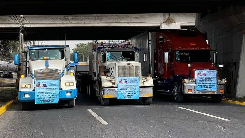 Cancelan paro nacional de transportistas; logran acuerdo con Gobierno