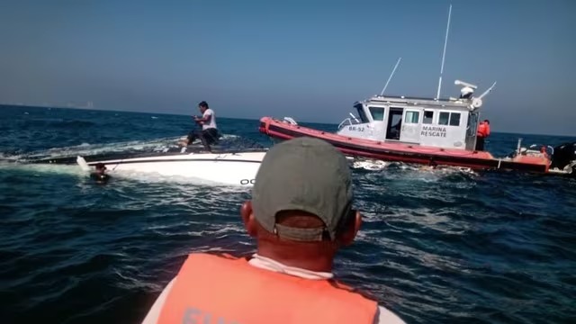Embarcación se hunde frente a Boca del Río, Veracruz; 10 tripulantes fueron rescatados