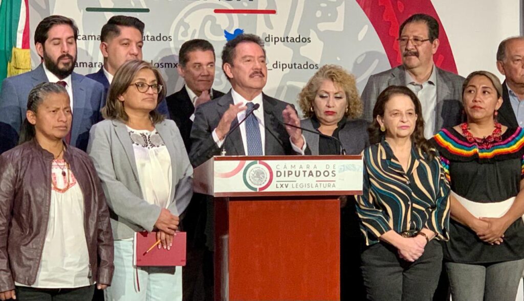 Morena, PT y PVEM dieron su respaldo al paquete de reformas que presento este lunes el presidente López Obrador a la Cámara de Diputados.