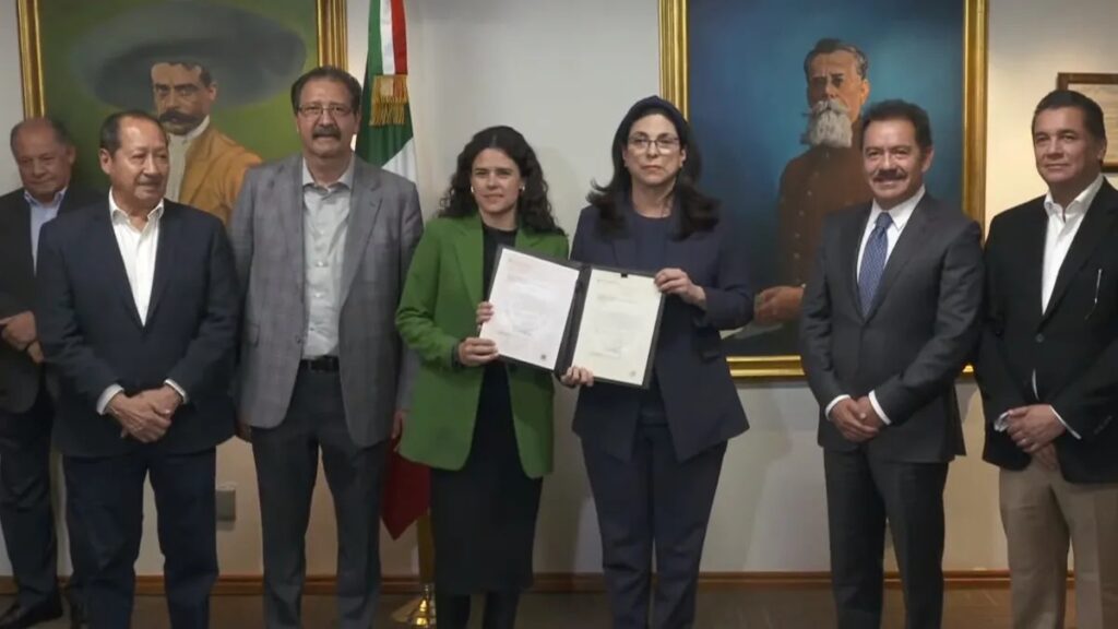 Luisa Alcalde entrega al Congreso paquete de reformas de AMLO