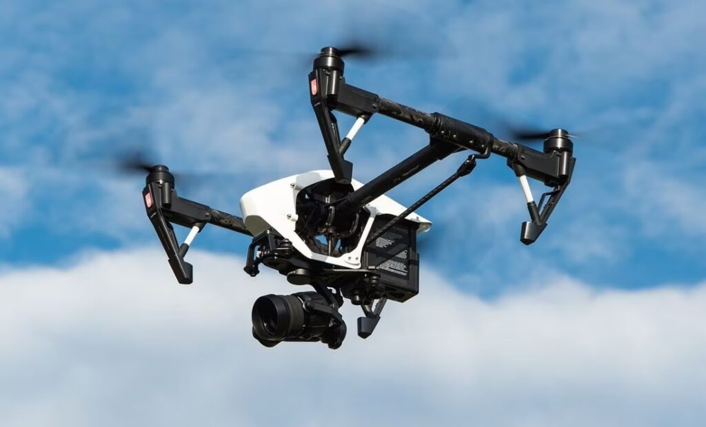Dron con dinamita explota y mata a civil en Michoacán