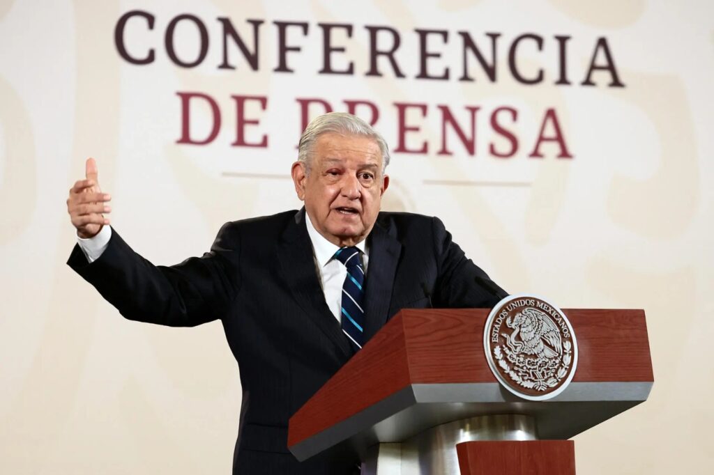 AMLO anuncia que no habrá bono sexenal a funcionarios