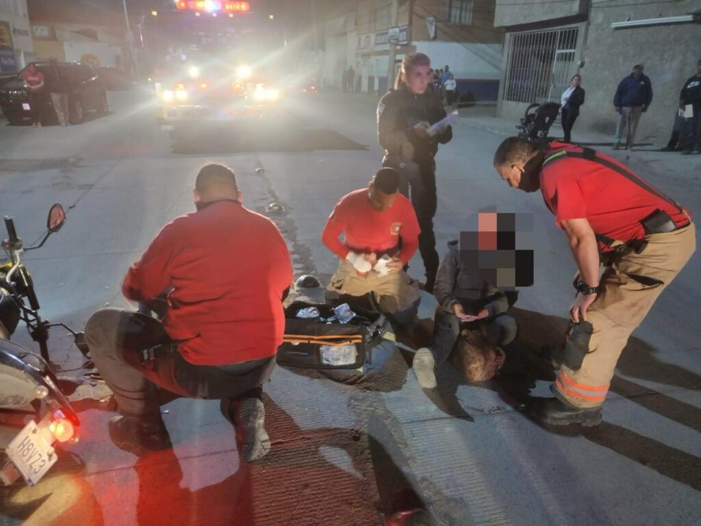 Señora chocó a pareja en motocicleta (fotos)
