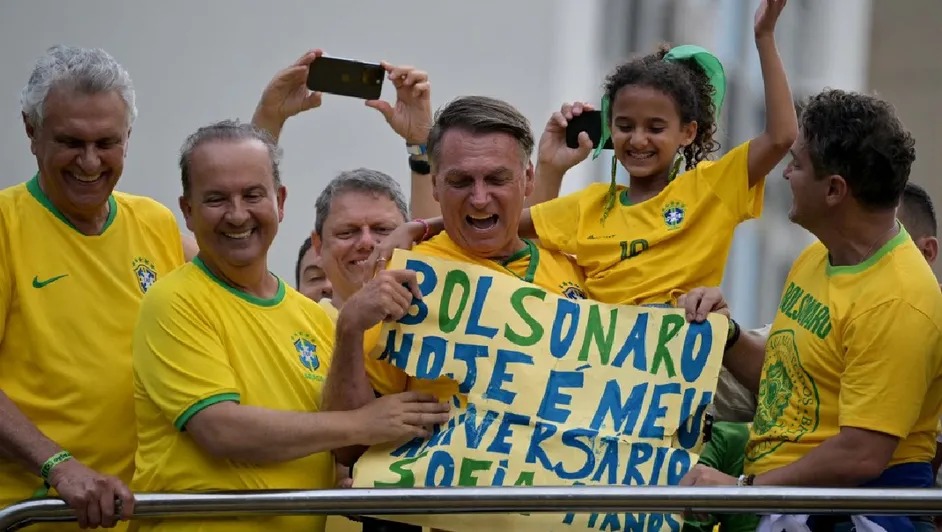 Bolsonaro dice que «no se puede aceptar» que se inhabilite a «opositores»