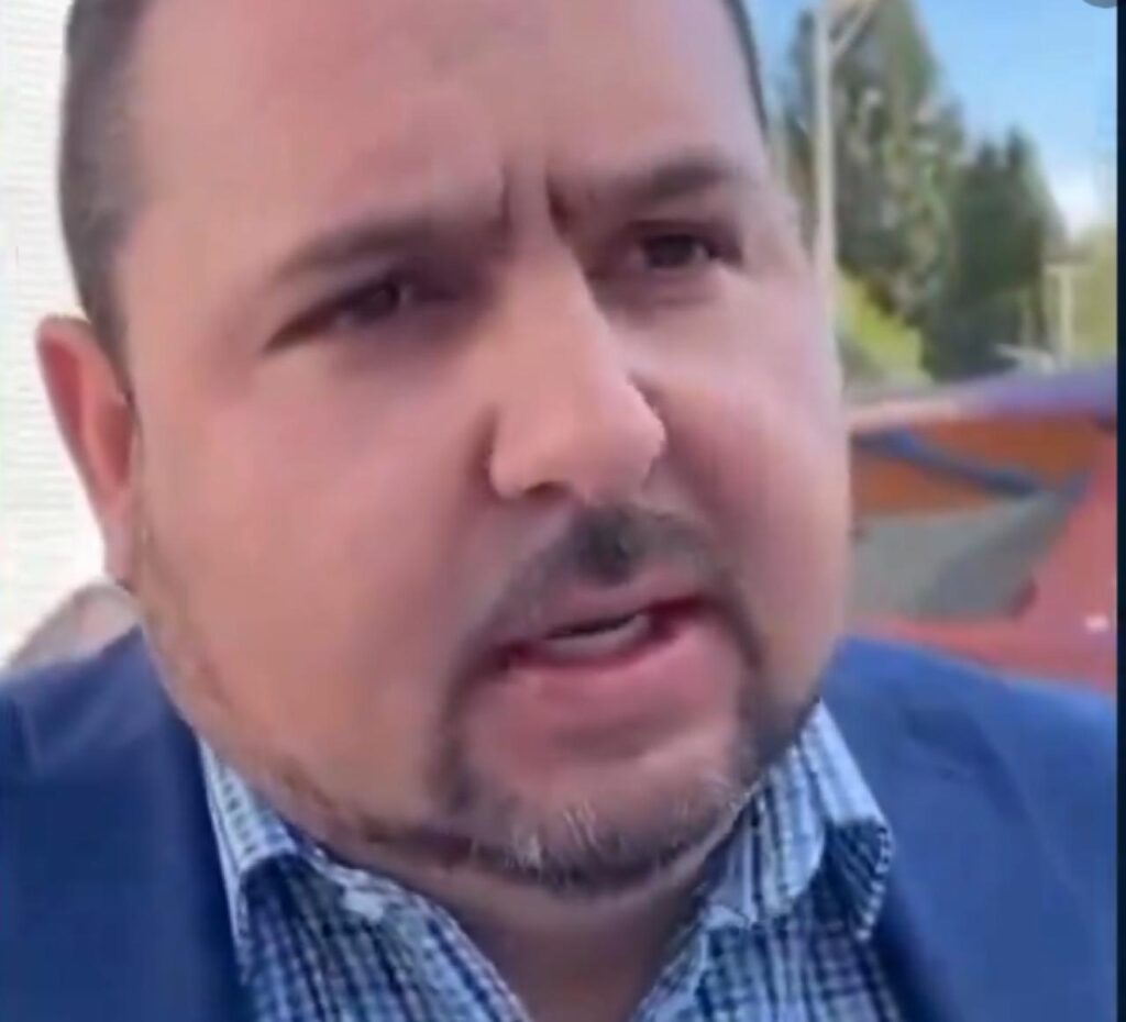 Policía vial avisaba ubicación de retenes