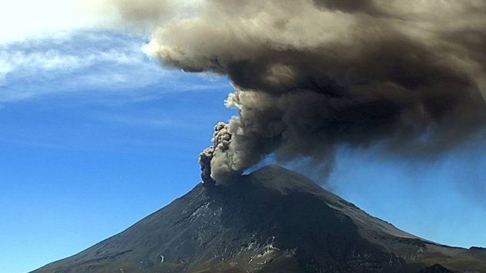 Tren de explosiones del volcán Popocatépetl generan alerta en Cenapred y la UNAM
