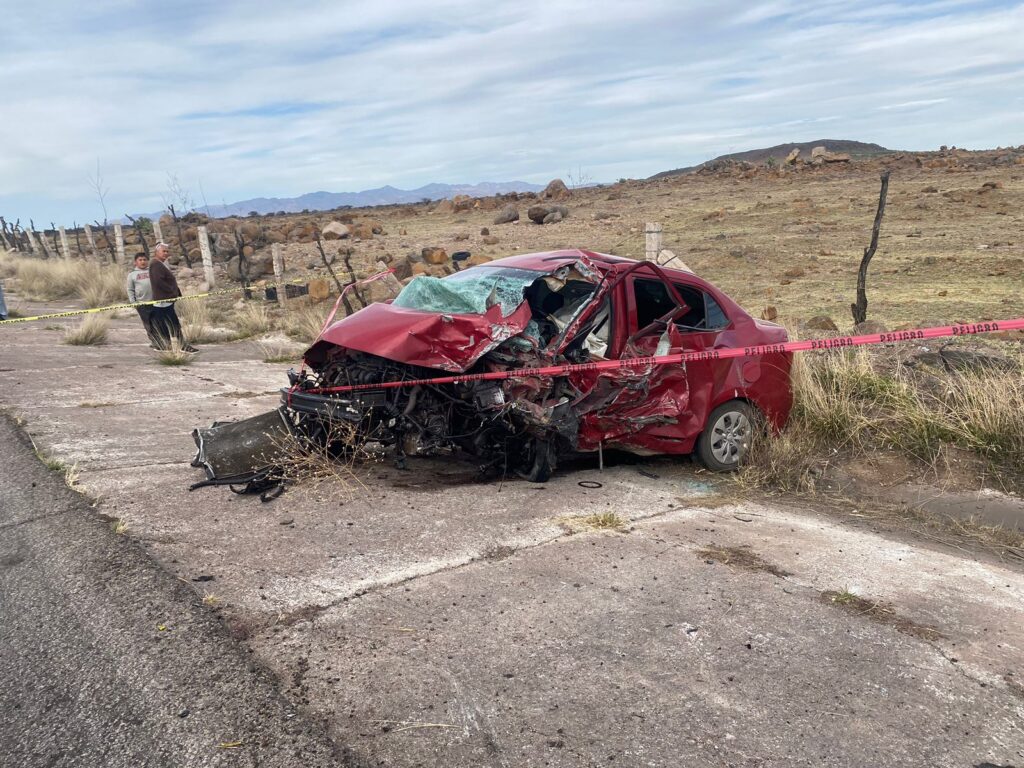 Choque de frente dejó un muerto y tres heridos (video)