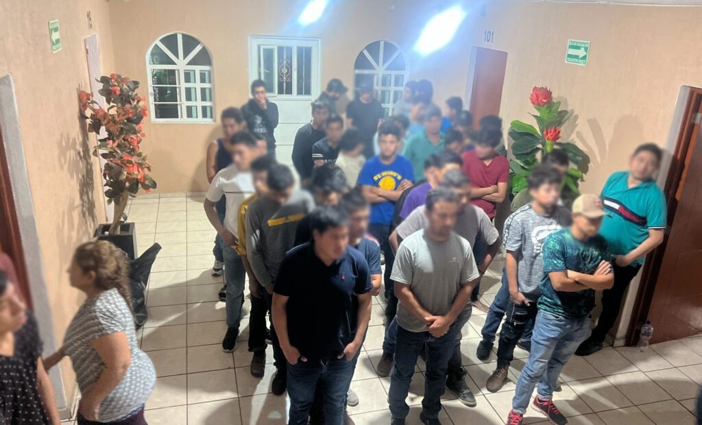 Localizan a 85 migrantes, 19 menores de edad, en hotel de Guadalajara