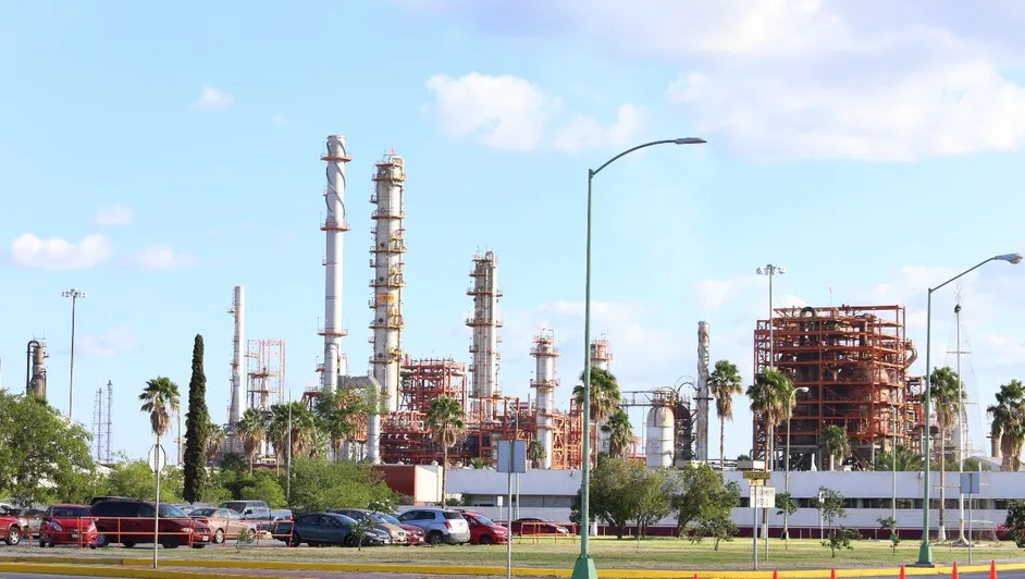 Medio Ambiente obtiene suspensión provisional para inspeccionar refinería de Cadereyta