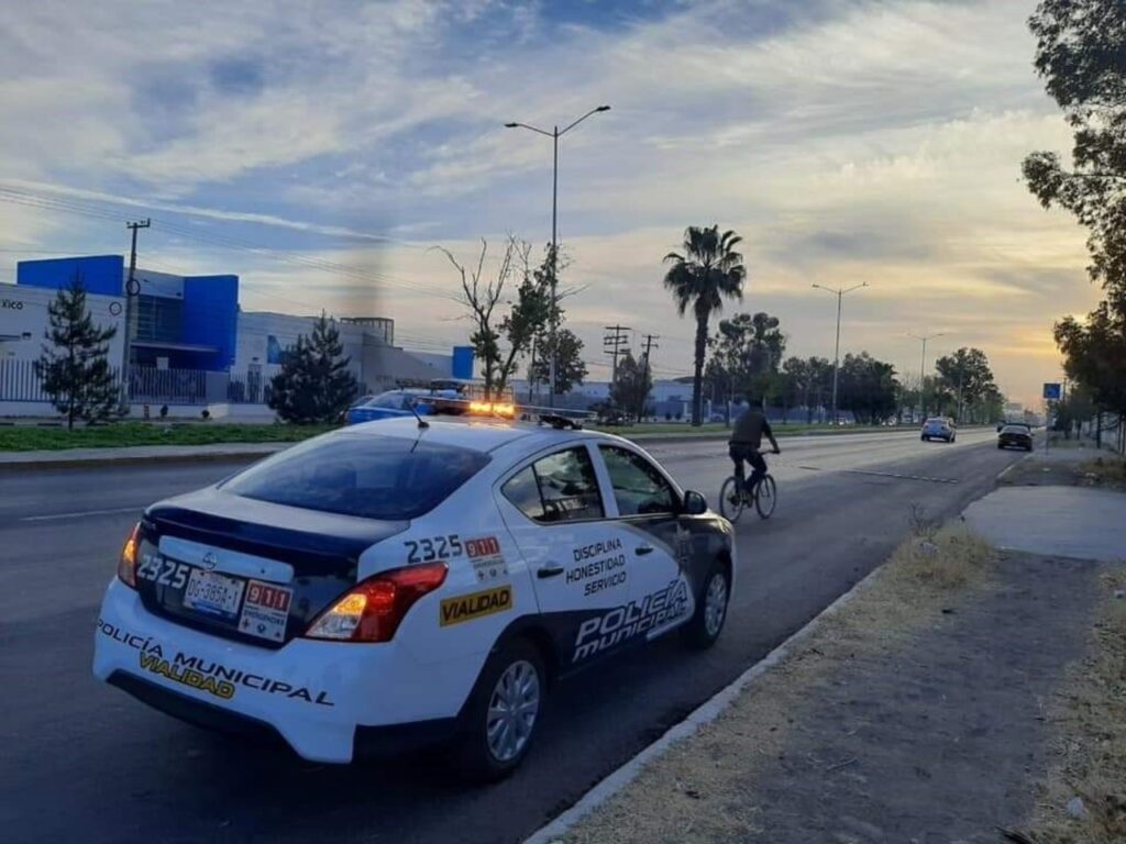 Armado quemaba cristal en el baño de gasolinera