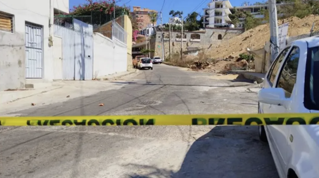 Acapulco enfrenta un nuevo desafío a su seguridad con el hallazgo de dos hombres asesinados en una zona frecuentada por turistas