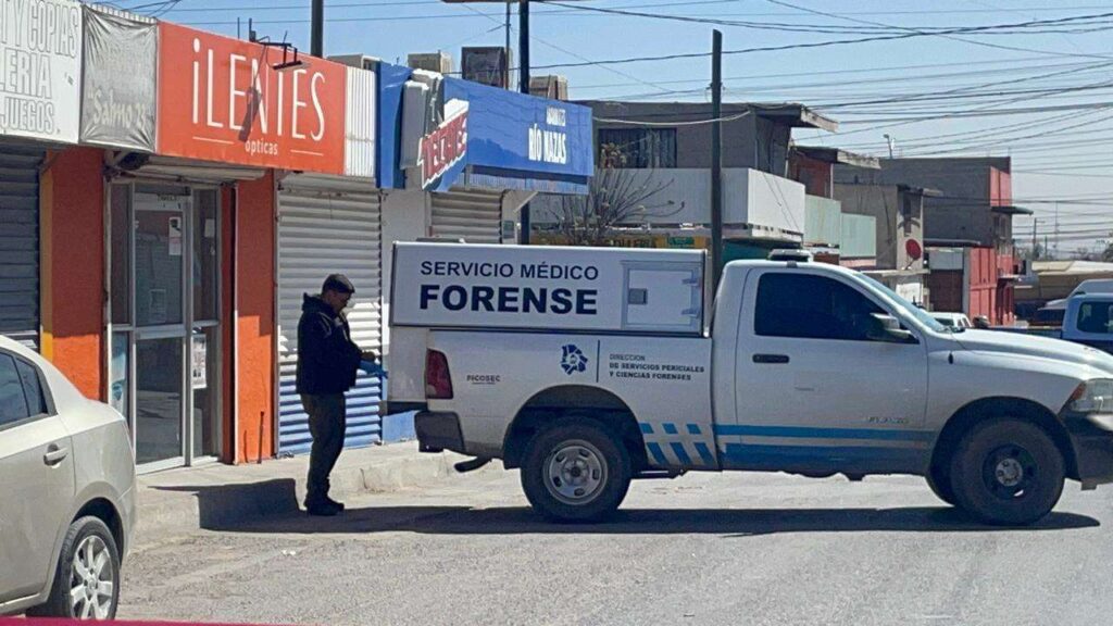 Asesinan a hombre dentro de un óptica