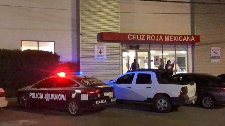 Le disparan luego de una riña afuera de un bar; fue trasladado a un hospital
