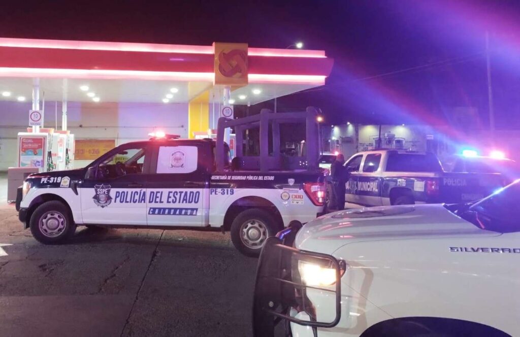 Con arma de fuego asaltan a trabajador de gasolinera