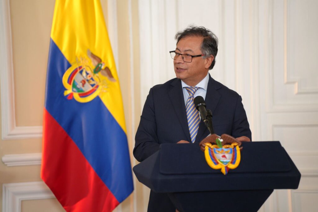 Petro duda otra vez del sistema electoral y alerta por “enorme vulnerabilidad”