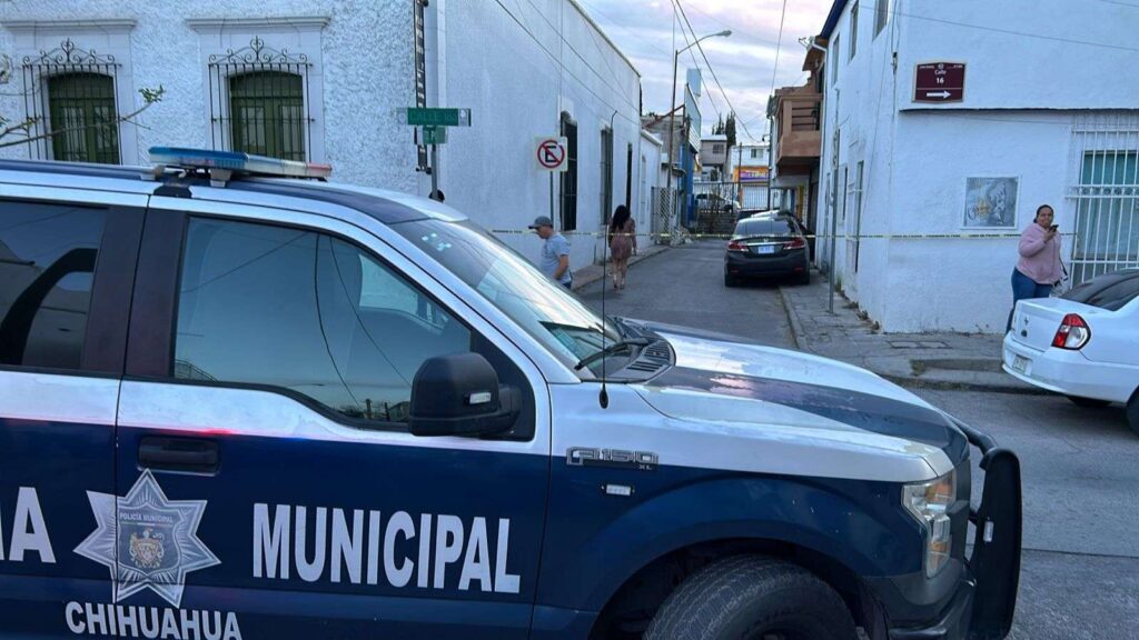 Hallan a adulto mayor muerto dentro de su casa; presentaba un golpe en la cabeza