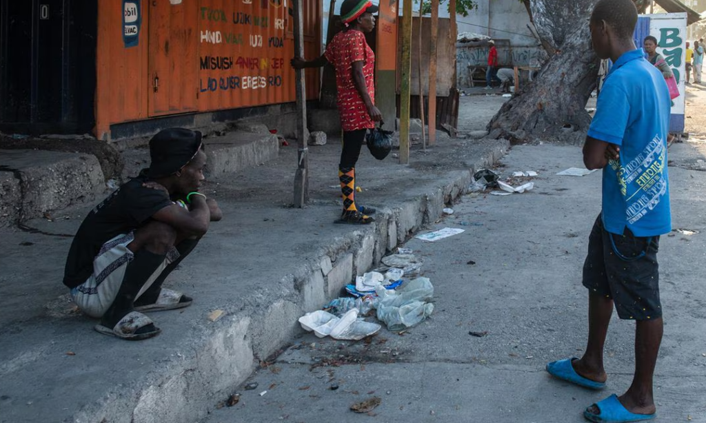 Líder de pandilla haitiana amenaza con iniciar una guerra civil si no renuncia el primer ministro