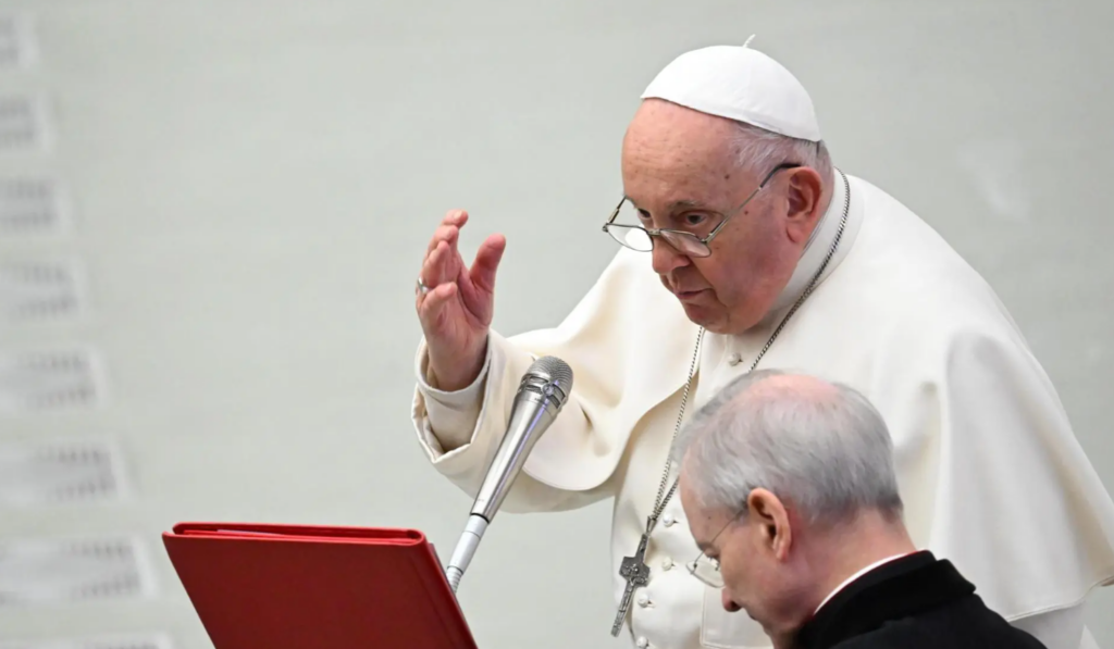 «Mujeres sufren violencia, desigualdad y maltratos»: Papa Francisco