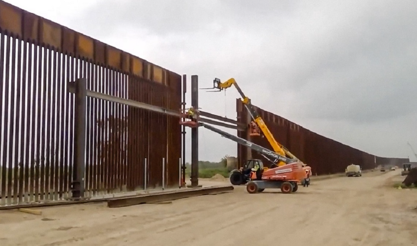 Texas avanza en la construcción del muro fronterizo con México