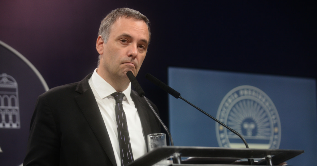 Gobierno de Argentina da un golpe a las cooperativas: da de baja a 11 mil y suspende todas las creadas entre 2020 y 2022