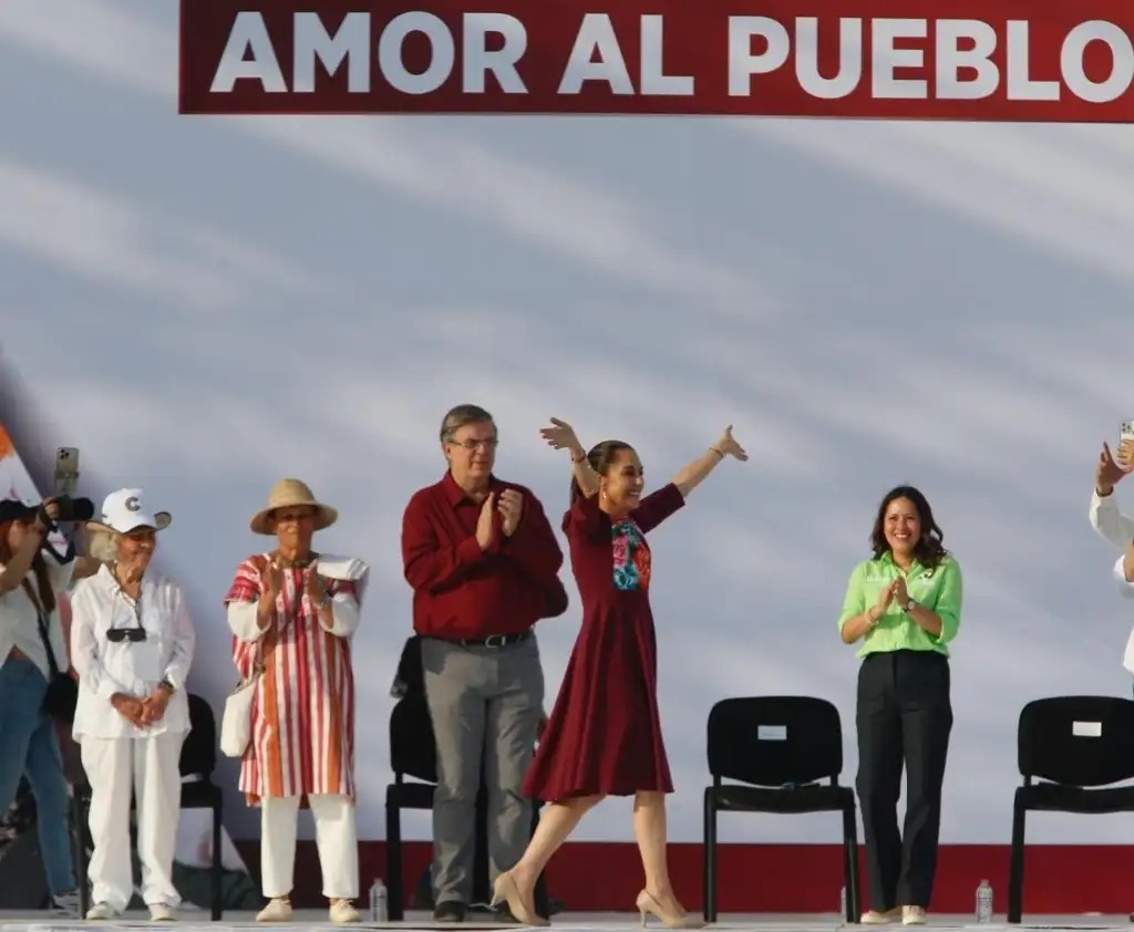 «Sólo hay dos caminos», Sheinbaum en su arranque de campaña desde el Zócalo 