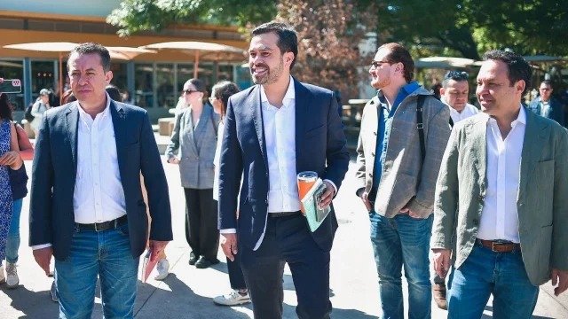 Álvarez Máynez se compromete a impulsar el nearshoring con una política ambiental y salarial
