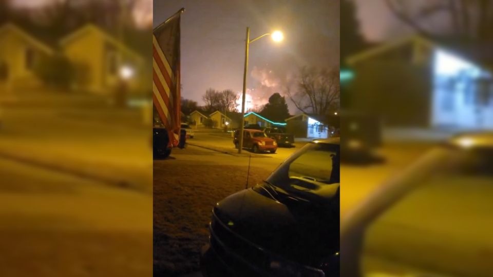 Explota fábrica de accesorios para celular al norte de Detroit, pero ¿qué lo generó?