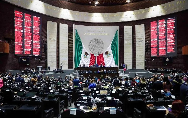 Aprueban reforma para sustituir vehículos de combustión por eléctricos e híbridos