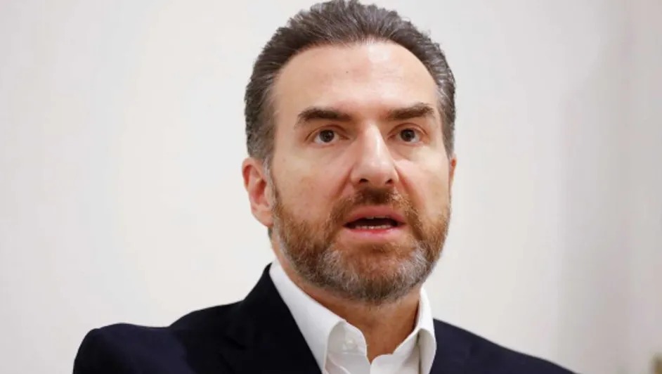 Adrián de la Garza anuncia que va por la alcaldía de Monterrey