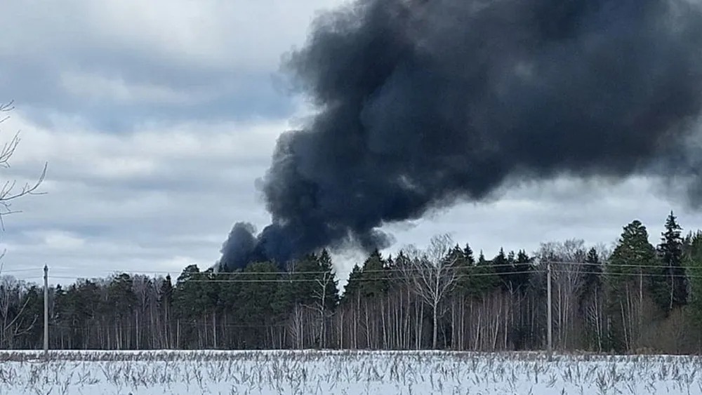¡Tragedia en el aire! Avión militar se estrella en Rusia con 15 personas a bordo