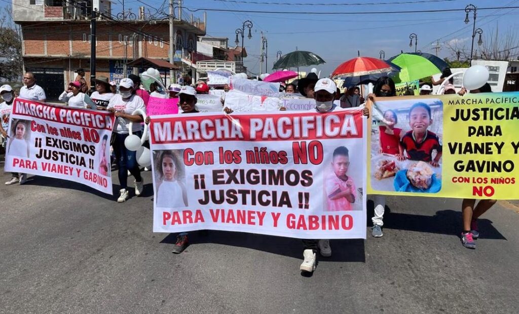 Marchan para exigir justicia por Vianey y Gabino, mellizos asesinados en Morelos