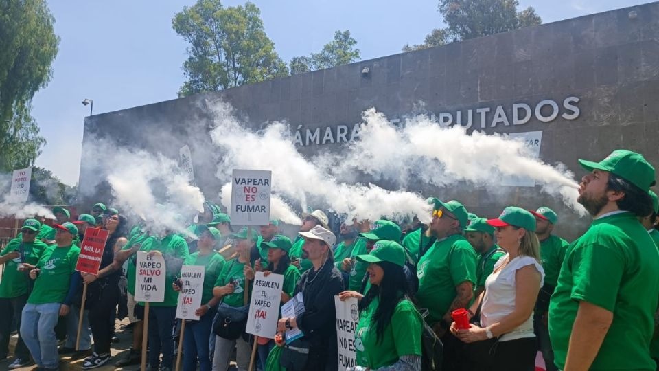 Organizaciones a favor de los vapeadores buscan avance en legislación para su consumo