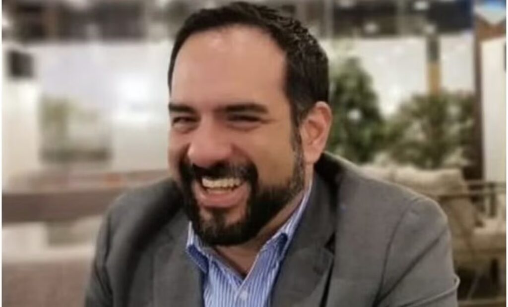 Manuel Guerrero, mexicano detenido en Qatar por ser gay, llevará proceso en libertad